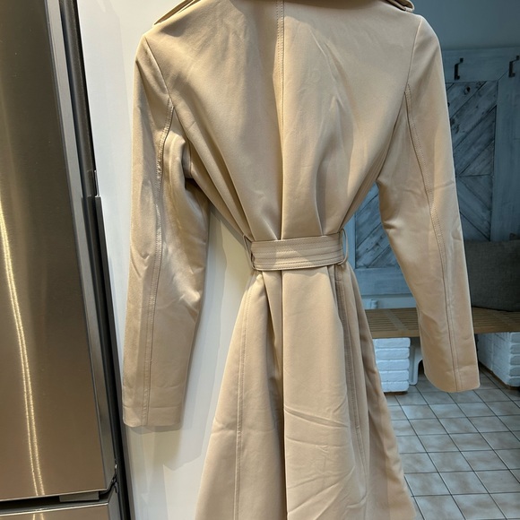 Trench coat - Picture 3 of 8